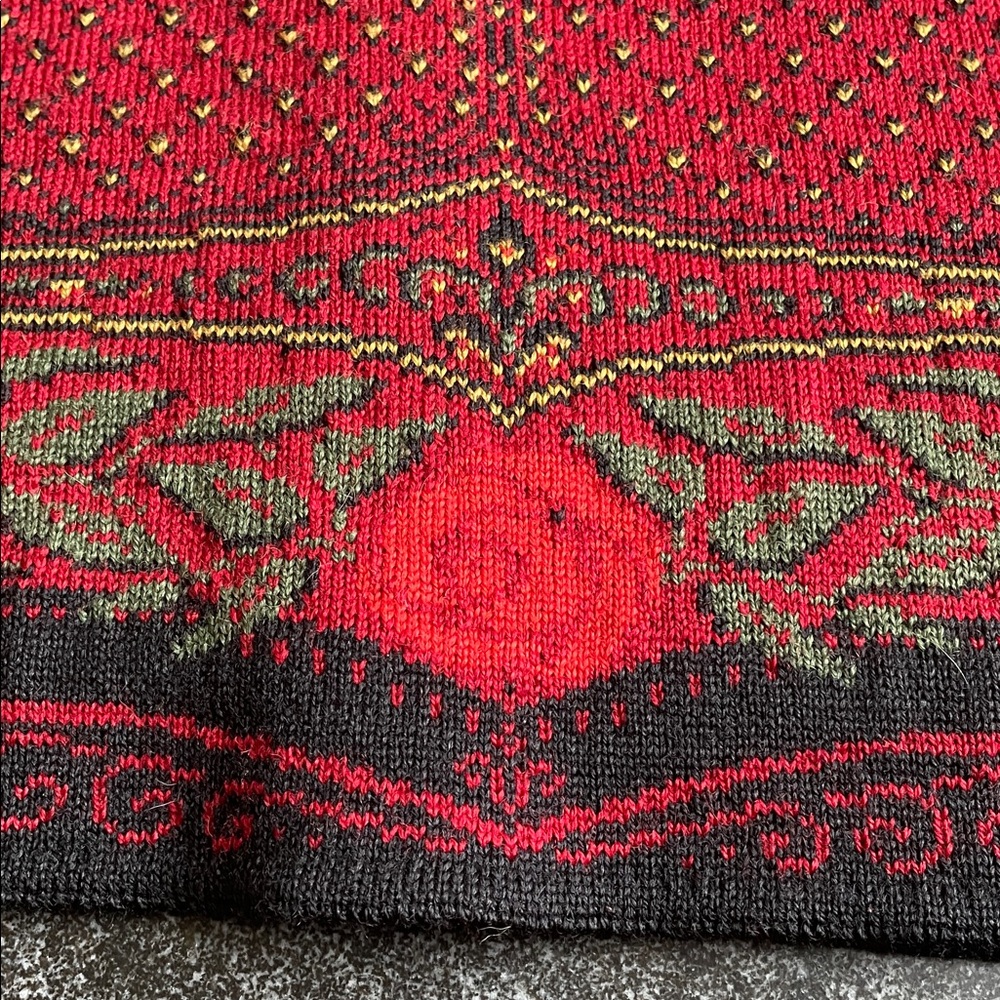 Dale of Norway Vintage Cardigan Sweater Women’s Large (L) Red Black Floral - Picture 13 of 15
